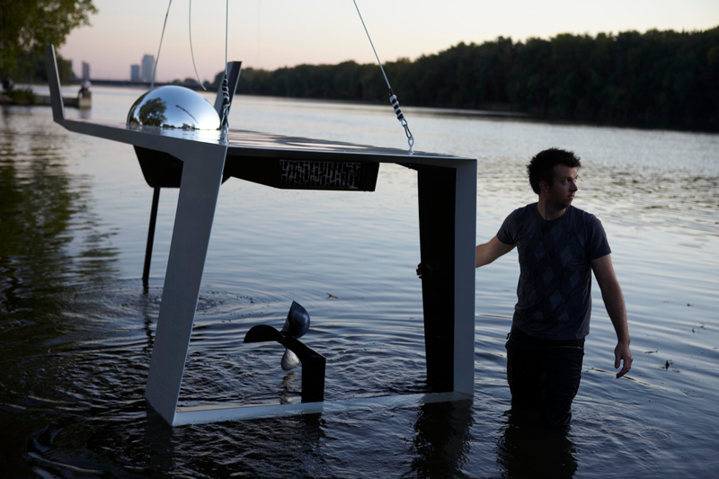 Illustration for article titled Power Boat Concept Art Is Inspirational, But Where to Sit?